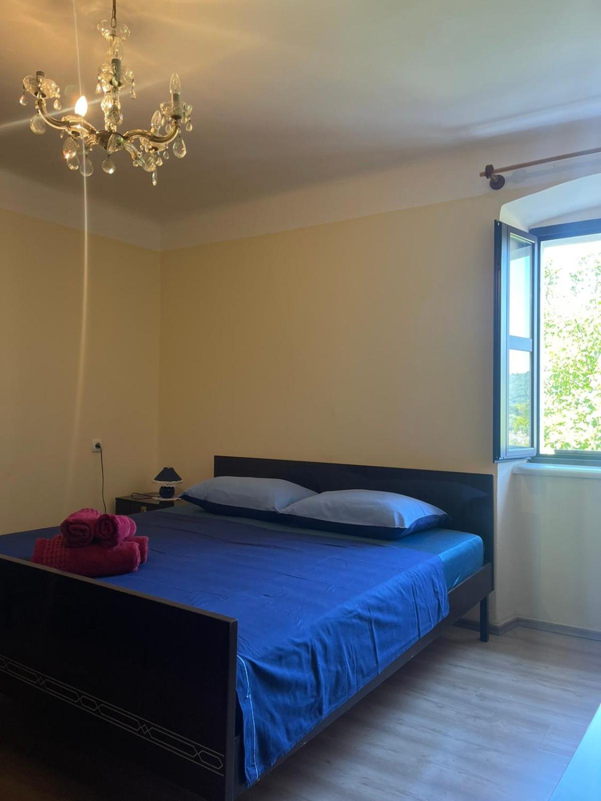 Crveni Apartman Cres Bagian luar foto
