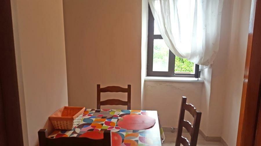 Crveni Apartman Cres Bagian luar foto